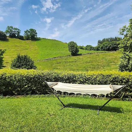 Apartment Lower With Private Garden And Mountain View *