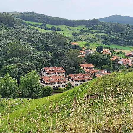 Lower With Private Garden And Mountain View Apartment Orena