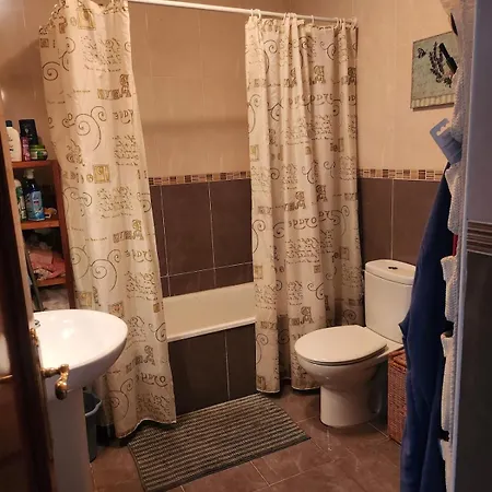 Lower With Private Garden And Mountain View Orena