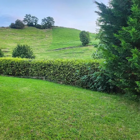 Apartment Lower With Private Garden And Mountain View *