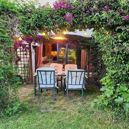Lower With Private Garden And Mountain View Apartment *