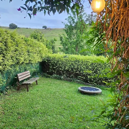 Lower With Private Garden And Mountain View *
