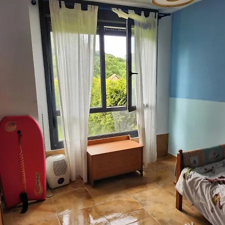 Lower With Private Garden And Mountain View Apartment *