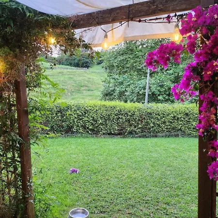 Lower With Private Garden And Mountain View Orena