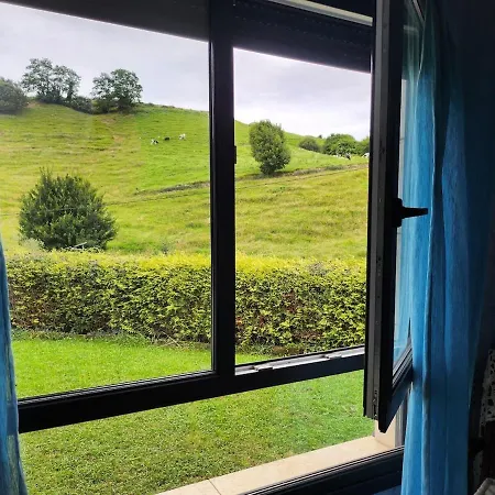 Lower With Private Garden And Mountain View * Orena