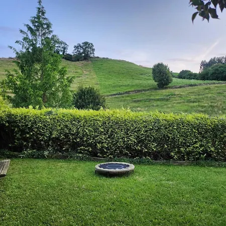 Apartment Lower With Private Garden And Mountain View *
