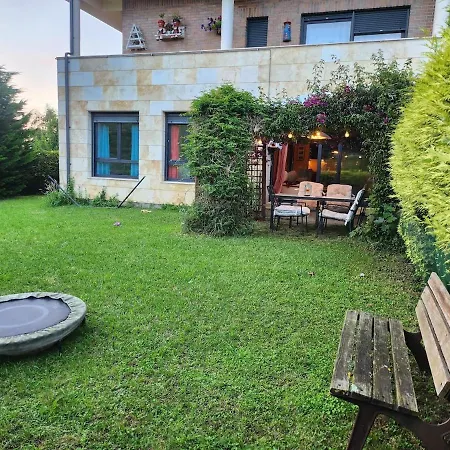 Apartamento Lower With Private Garden And Mountain View