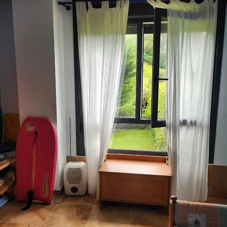 Lower With Private Garden And Mountain View Orena